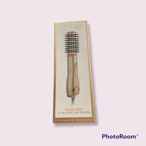 ✨Brand new hot air brush✨